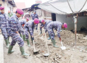 Tim Satgas Gulbencal Kodaeral II Berjibaku, Bersihkan Rumah dan Akses jalan Pascabencana Maninjau