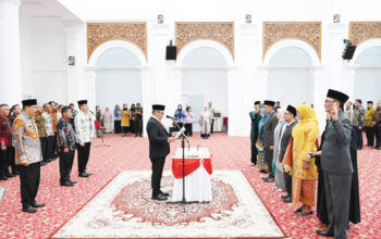 Wako Ramlan Lantik Enam Pejabat Eselon II Pemko Bukittinggi