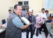 109 Pedagang Pasar Pagi dan Pasar Basah Terima Sembako