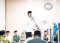 Pemko Gelar Tabligh Akbar, “Dari Solok Untuk Sumatera Barat“di Malam Pergantian Tahun 3 TABLIGH AKBAR— Wali Kota Solok DR. H. Ramadhani Kirana Putra, memberikan sambutan saat tablig akbar, doa dan zikir bersama dalam rangka menyambut pergantian Tahun Baru 2026, pada Rabu malam (31/12) di Masjid Agung Al Muhsinin Kota Solok.