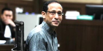 Bacakan Eksepsi Kasus Dugaan Korupsi Chromebook, Nadiem Makarim Seret Nama Jokowi 9 TERDAKWA— Nadiem Makarim, terdakwa dugaan korupsi digitalisasi pendidikan pengadaan laptop Chromebook di Kemendikbudristek tahun 2019-2022.