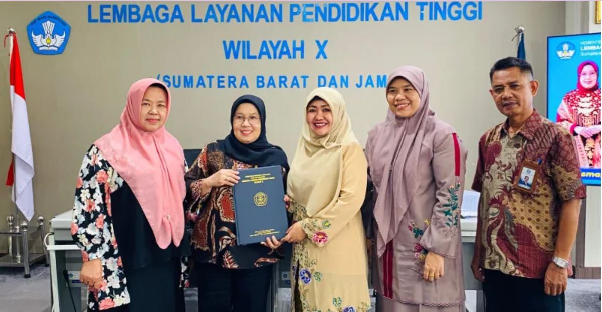 ren Rektor UIN IB Padang Terima SK Pembukaan Prodi Ilmu Aktuaria