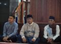 Pergantian Tahun, Pemko Padang Panjang Gelar Tablig Akbar, Zikir dan Doa Bersama 6 ZIKIR BERSAMA— Wali Kota Hendri Arnis bersama Wakil Wali Kota, Allex Saputra menghadiri kegiatan zikir bersama di Masjid Agung Manarul ‘Ilmi Islamic Centre.
