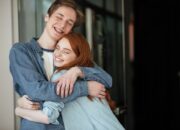 Tak Otomatis Batal, Pelukan dan Ciuman Suami-Istri Saat Berpuasa Tetap Harus Dikendalikan