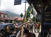 Pemko Padangpanjang Tertibkan Spanduk dan Booth Pedagang di Jalan Utama Kota