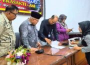 Peduli Pendidikan, BRI Padang Salurkan Beasiswa untuk Mahasiswa Unes
