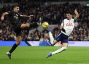 Scorpion Kick Solanke Selamatkan Spurs dari Kekalahan atas Man City