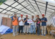 8.000 Pcs Sepablock dan 200 Zak Semen dari PT Semen Padang untuk Huntap di Pauh