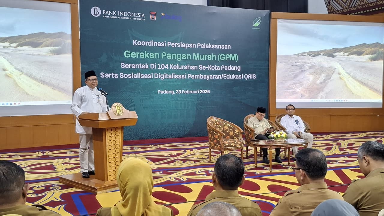 BI Sumbar dan Bulog Gelar Gerakan Pangan Murah di 104 Kelurahan, Beras Dijual Rp 12 Ribu per Kg dan Minyak Goreng Rp 15 Ribu per Liter