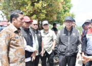 Deputi Geoekonomi DPN RI Kunjungi Huntara Palembayan, Salurkan Bantuan untuk Warga Terdampak Bencana