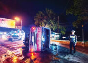 Tabrakan Dua Truk di Jalinsum, Truk CPO Terbalik Tumpahkan Muatan