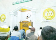 Tarawih Perdana di Masjid Muhajirin, Gubernur Ajak Warga Jaga Kebersamaan dan Silaturahmi