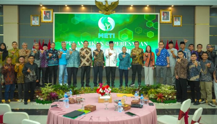 Pengurus METI Sumbar Dilantik, Gubernur Mahyeldi: Wadah Strategis Pengembangan Energi Baru Terbarukan