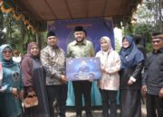 Wali Kota Serahkan 50 ton Beras Sumbangan Dani Faizal Rajo Mantari Alam, Fadly : Dapat ditiru oleh masyarakat yang memiliki kemampuan