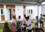 Wabup Terima Bantuan Huntara dari PTSemen Padang