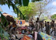 Satpol PP Tertibkan Bangli di Simpang Haru