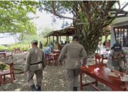 Buka Siang Hari, Satpol PP Tertibkan 2 Rumah Makan di Ulak Karang