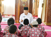 Zuhur Berjamaah di Masjid Syuhada Jambak, Bupati Agam Beri Motivasi Murid SDN 09 Jambak