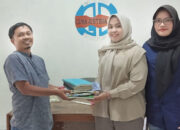 Komunitas Padang Kuno Sedekah Buku untuk LPM Gema Justisia Unand