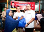 Andre Rosiade Bagikan 1.000 Paket Sembako di Tigo Lurah, Kabupaten Solok