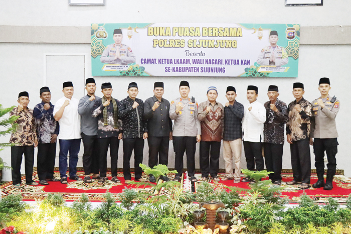 Buka Puasa Bersama, Kapolres Sijunjung Perkuat Sinergi dengan Tokoh Adat dan Pemerintah