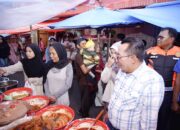 Tinjau Pasar Pabukoan Batusangkar, Bupati Ingatkan Pedagang Tidak Gunakan Bahan Berbahaya