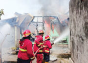 Kebakaran Landa Kawasan Padat Permukiman, Satu Rumah dan Satu Motor Hangus Terbakar