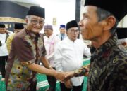 Kunjungan Kerja ke Tanah Datar, Menteri PU Dody Hanggodo Shalat Tarawih di Masjid Muhammadiyah