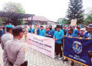 Kesal Lantaran Seringnya Pemadaman Listrik, Ratusan Warga Geruduk Kantor PLN Mentawai