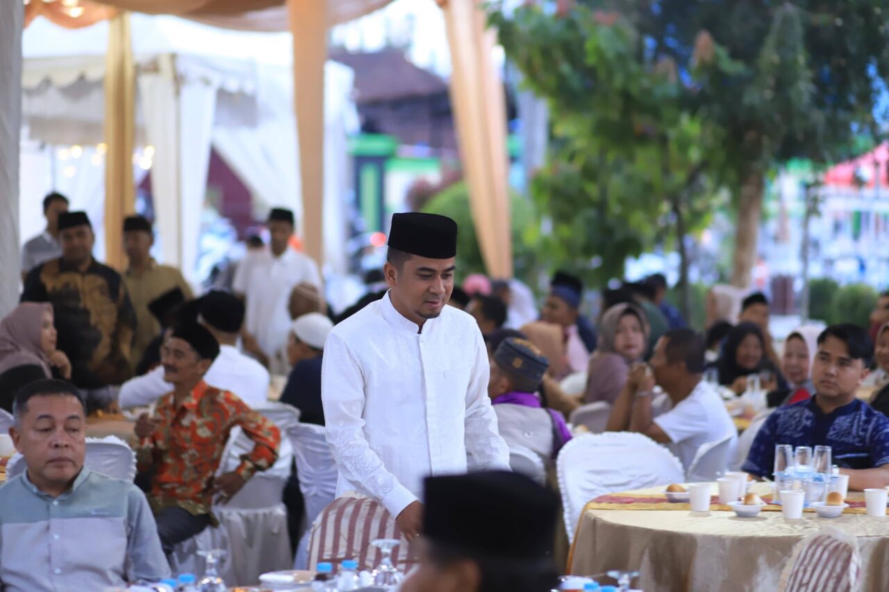 Satu Tahun Kepemimpinan, Wako dan Wawako Ajak Relawan dan Masyarakat Buka Bersama