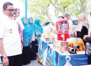 Peringati HKG ke-54 dan Sambut Idul Fitri, TP PKK Bukittinggi Gelar Bazar Pasar Murah