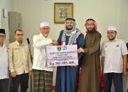 Untuk Rakyat Palestina, Gubernur Serahkan Bantuan Kemanusiaan dari Masyarakat Sumbar