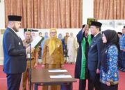 Wako Fadly Amran Lantik 4 Pejabat Tinggi Pratama dan 50 Kepsek, Sekda Padang Panjang Dilantik jadi Inspektur Kota Padang 