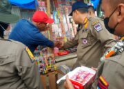 Surat Imbauan Wali Kota Sekadar Tulisan di Atas Kertas, Penjual Petasan dan Mercon Marak, Satpol PP Bertindak