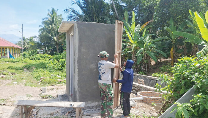 Bersama Masyarakat, Satgas TMMD Rampungkan Pembangunan MCK