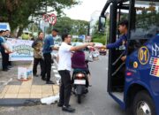 Kolaborasi dengan OJK, BRI Region 3 Padang Bagi-bagi Takjil