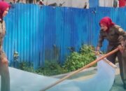 Satpol PP Damkar Tertibkan Baliho Rusak dan Tak Berizin 