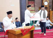 Safari Ramadhan di Sawahlunto, PT Semen Padang Serahkan Rp12,5 Juta dan Al-Quran untuk Pengembangan Masjid Agung